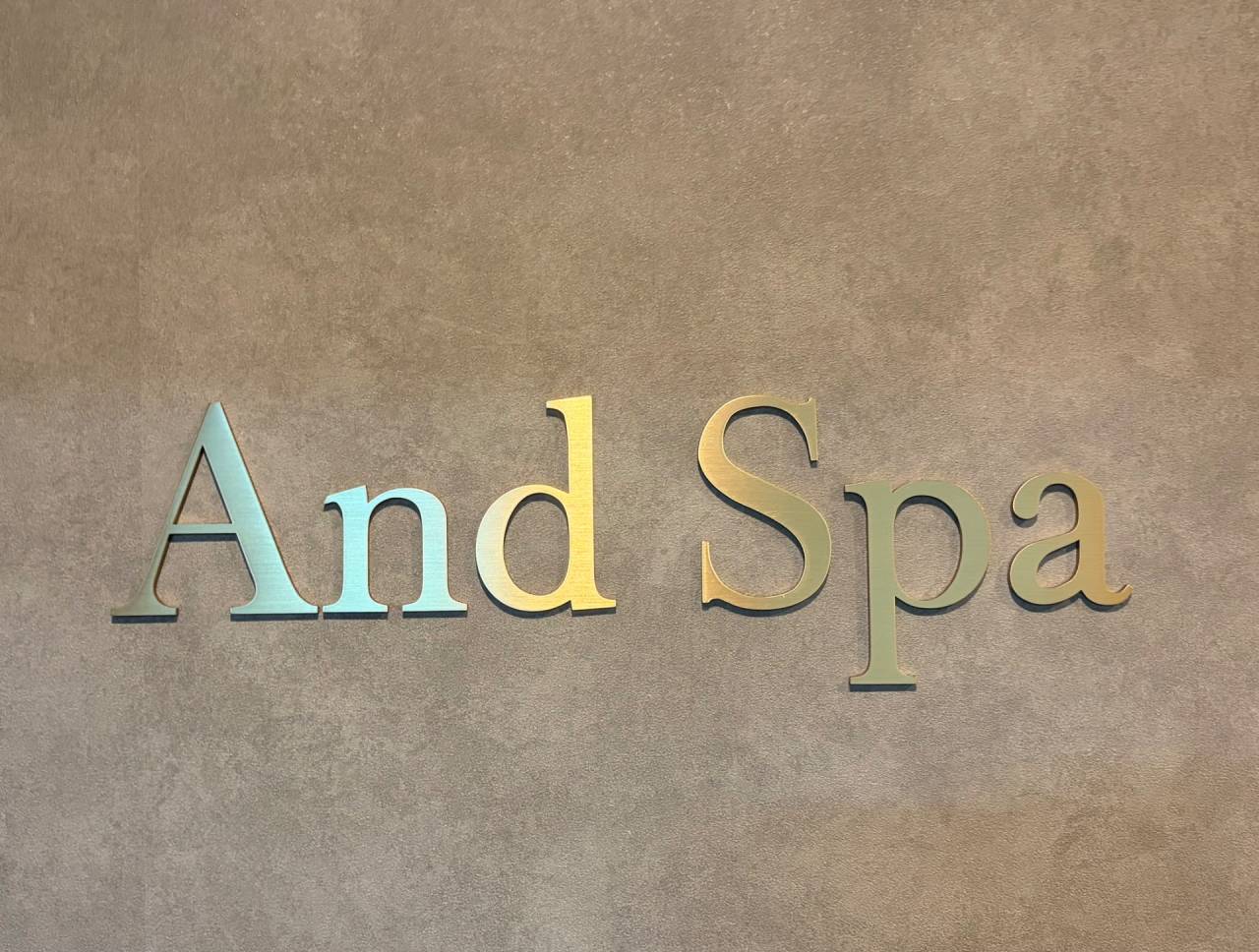 【もみほぐし・オイルリンパサロン】 THE CHIC