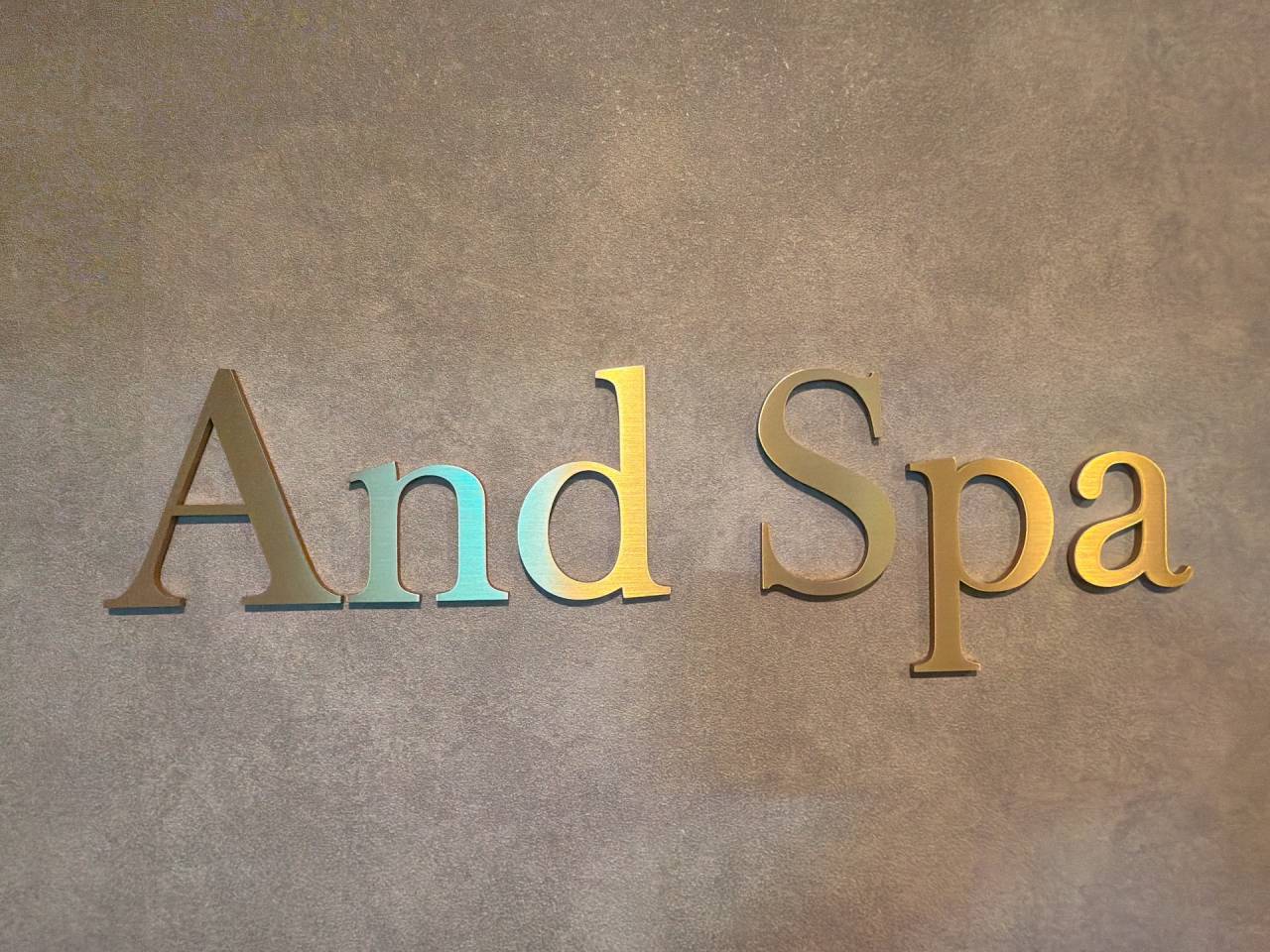 【もみほぐし・オイルリンパサロン】 THE CHIC